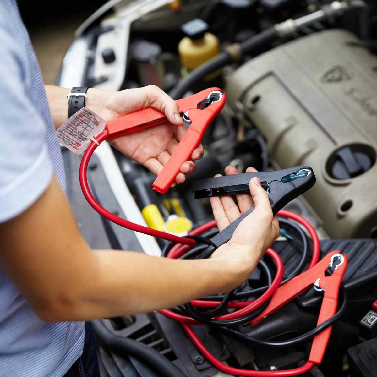 Using battery jumper cables to start a car engine – real usage scenario